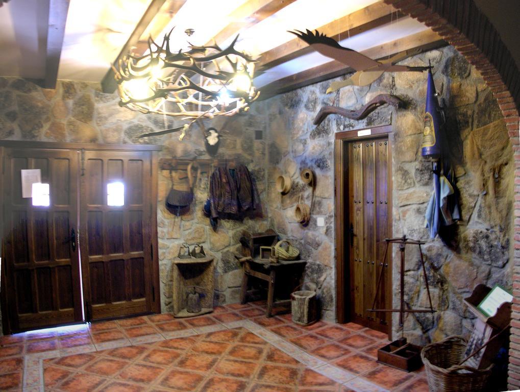 Casa Rural Peña Falcón Torrejón el Rubio Exterior foto