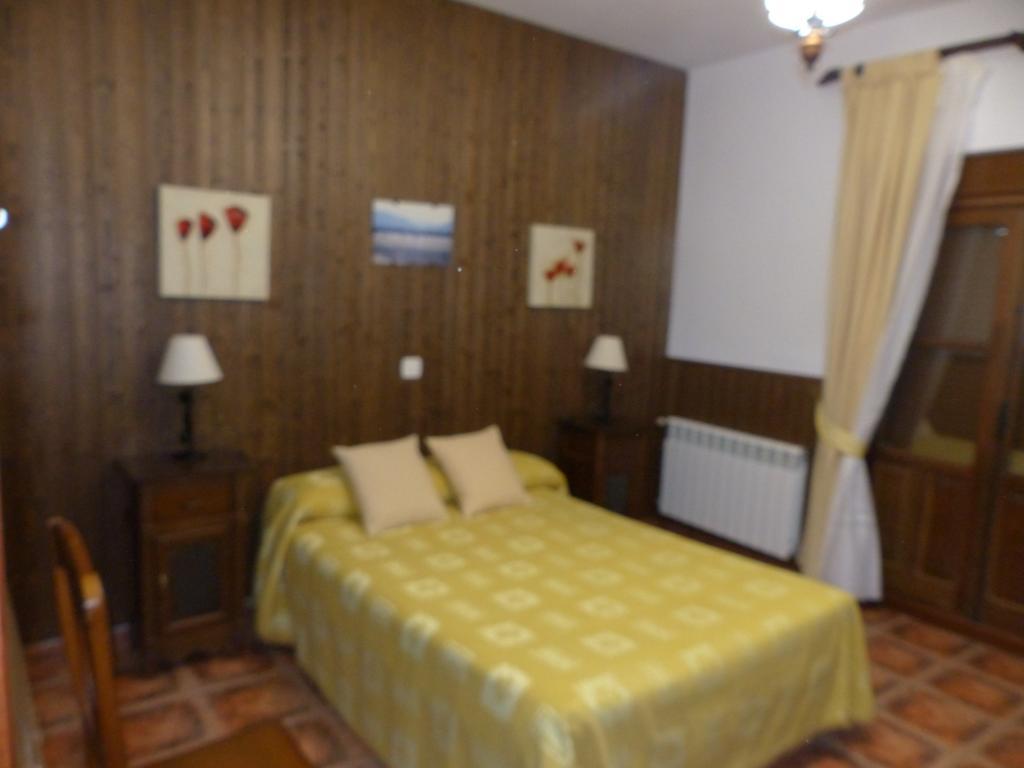 Casa Rural Peña Falcón Torrejón el Rubio Exterior foto
