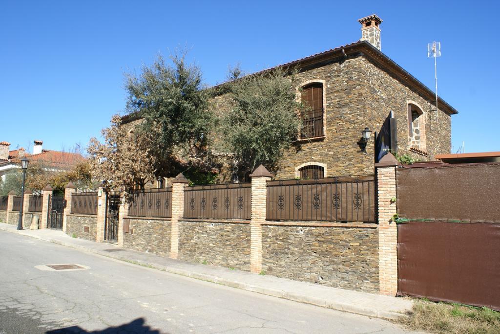 Casa Rural Peña Falcón Torrejón el Rubio Exterior foto