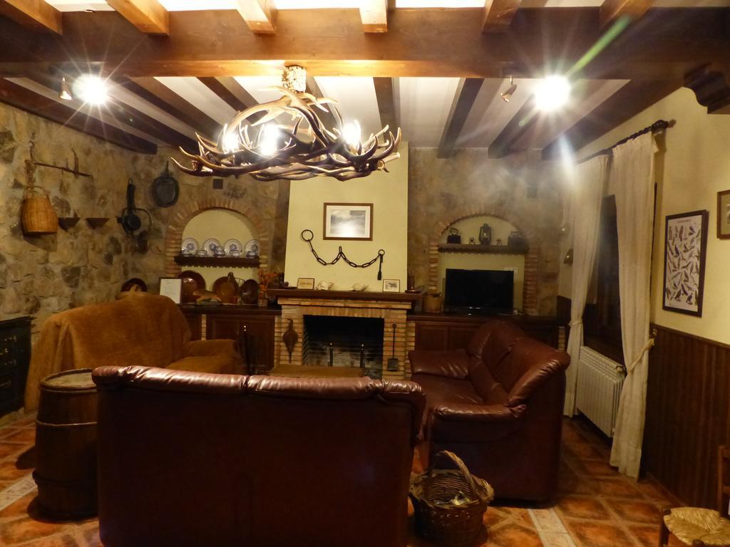 Casa Rural Peña Falcón Torrejón el Rubio Exterior foto