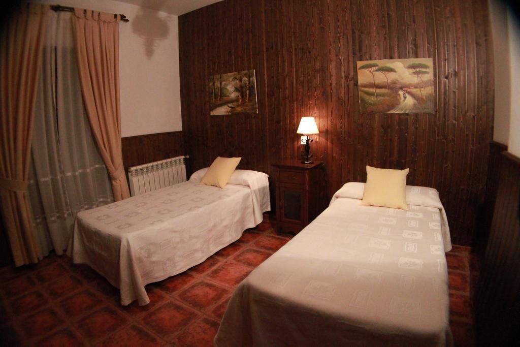 Casa Rural Peña Falcón Torrejón el Rubio Exterior foto