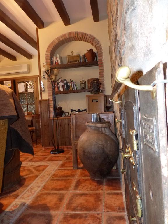 Casa Rural Peña Falcón Torrejón el Rubio Exterior foto