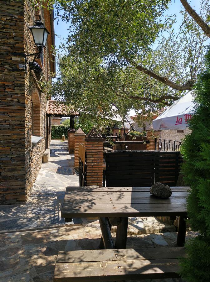 Casa Rural Peña Falcón Torrejón el Rubio Exterior foto
